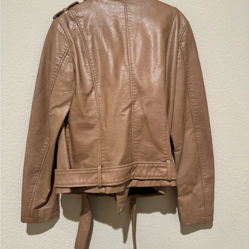 Forever 21 Tan Leather Moto Jacket with Belted Waist - Picture 3 of 4